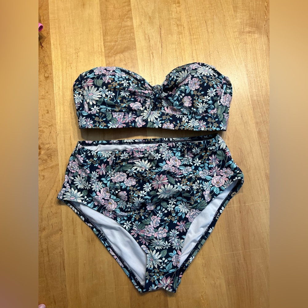 Kona Sol Bathing Suit, Size Medium
